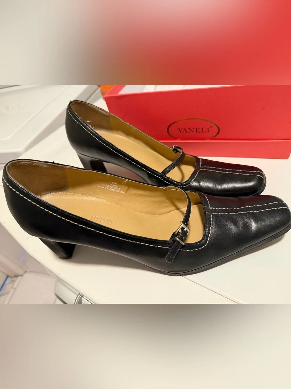 Vintage Black Leather Mary Jane Pumps with Contrast Stitching